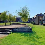 Hideaway At The Bay, 1 Bedroom Ground Floor Apartment, 2 Small Dogs Welcome Filey