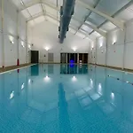 Hideaway At The Bay, 1 Bedroom Ground Floor Apartment, 2 Small Dogs Welcome Holiday home *