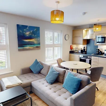Hideaway At The Bay, 1 Bedroom Ground Floor Apartment, 2 Small Dogs On Request Holiday home *