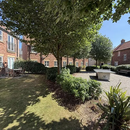 Hideaway At The Bay, 1 Bedroom Ground Floor Apartment, 2 Small Dogs On Request