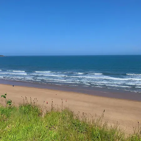 Hideaway At The Bay, 1 Bedroom Ground Floor Apartment, 2 Small Dogs Welcome * Filey