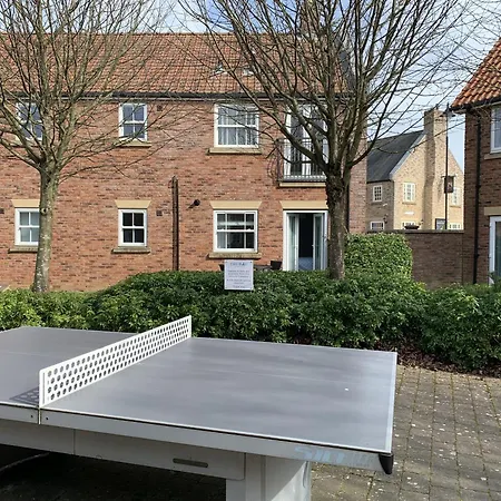 Hideaway At The Bay, 1 Bedroom Ground Floor Apartment, 2 Small Dogs Welcome *