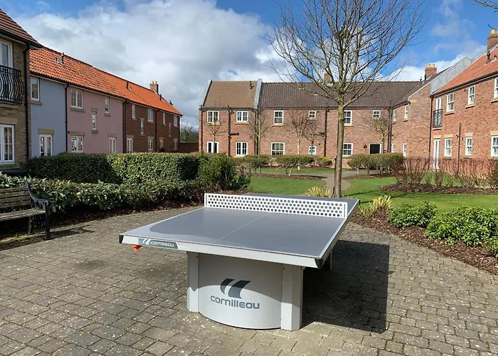 Hideaway At The Bay, 1 Bedroom Ground Floor Apartment, 2 Small Dogs Welcome * Filey